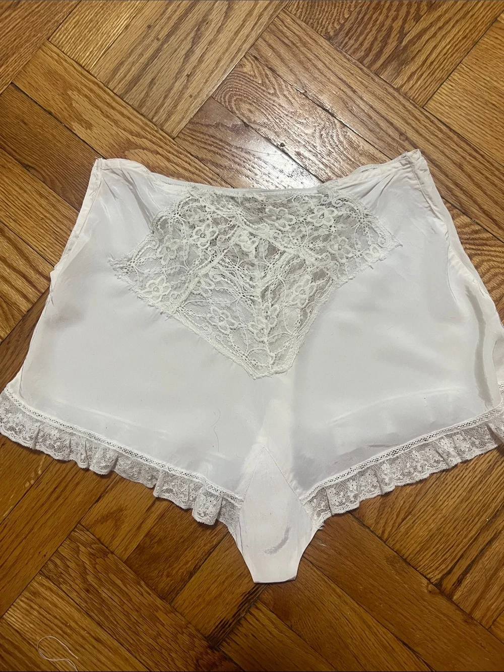 ArtDeco Lace-Trim High-Waist Satin underwear Shorts - White/ cream